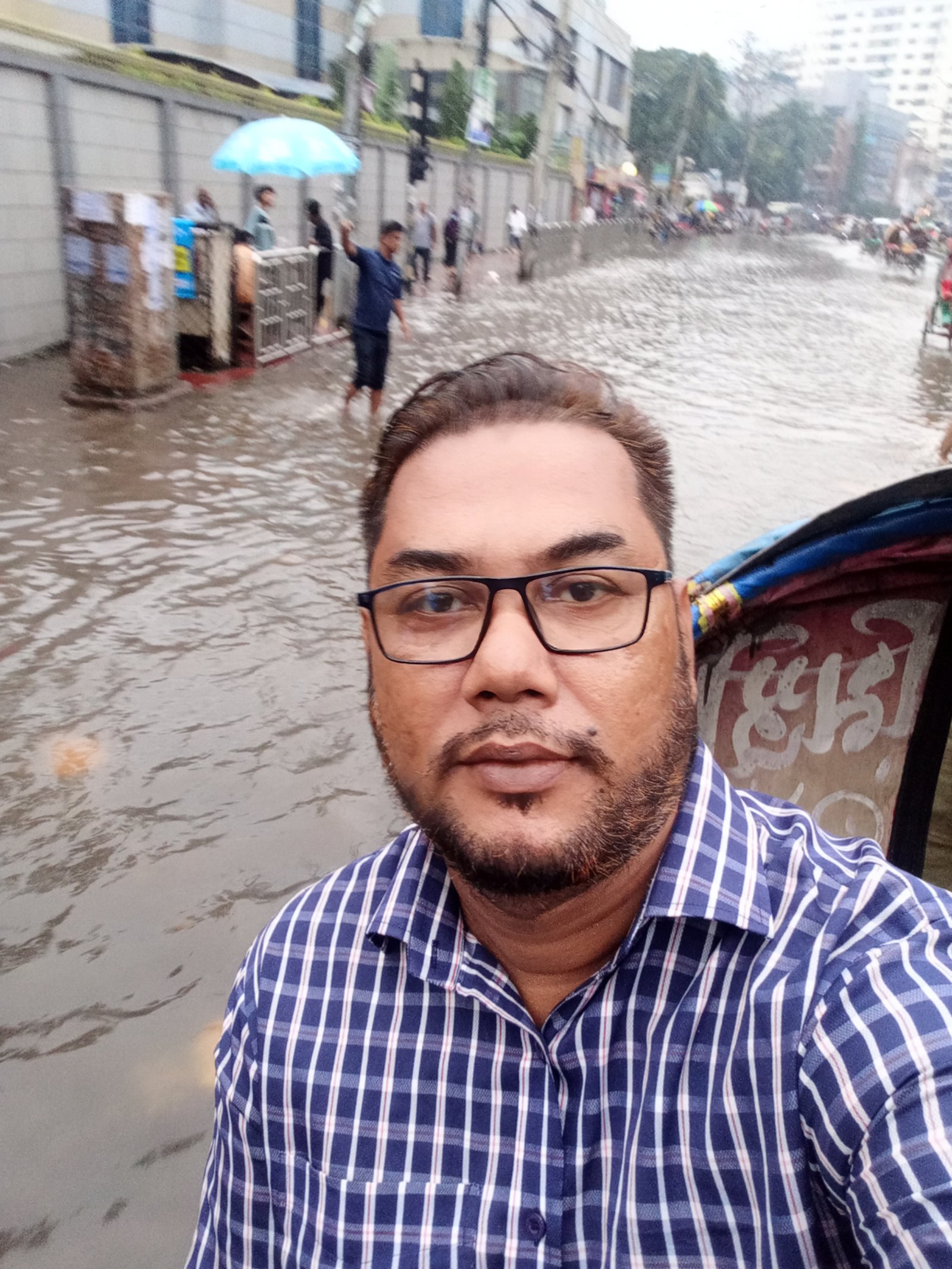 Md Azad Hossain